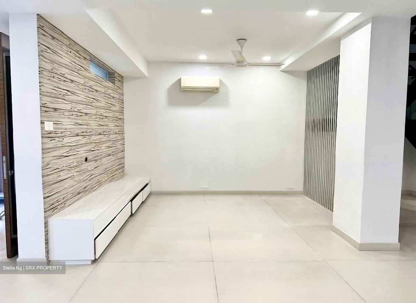 Fifth Avenue (D10), Terrace #613837531
